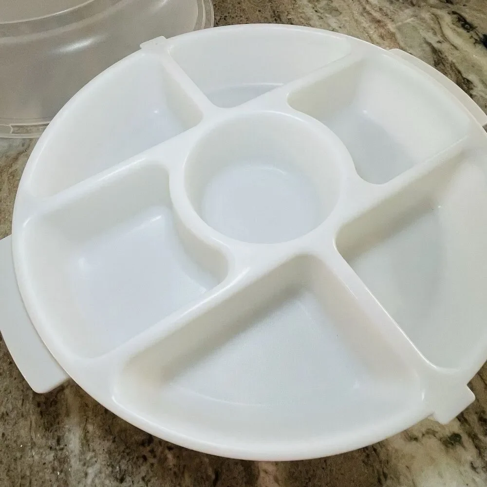 VTG Rubbermaid 13” Servin' Saver 7 Compartment Veggie / Dip Server - Locking Lid